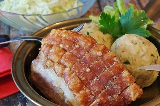 Schweinebraten mit Knödel